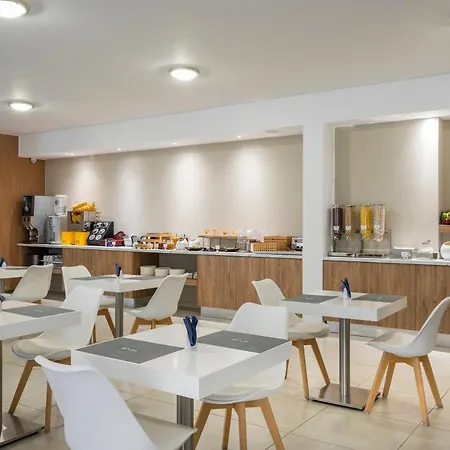 Appart hôtel Sea View & 2*